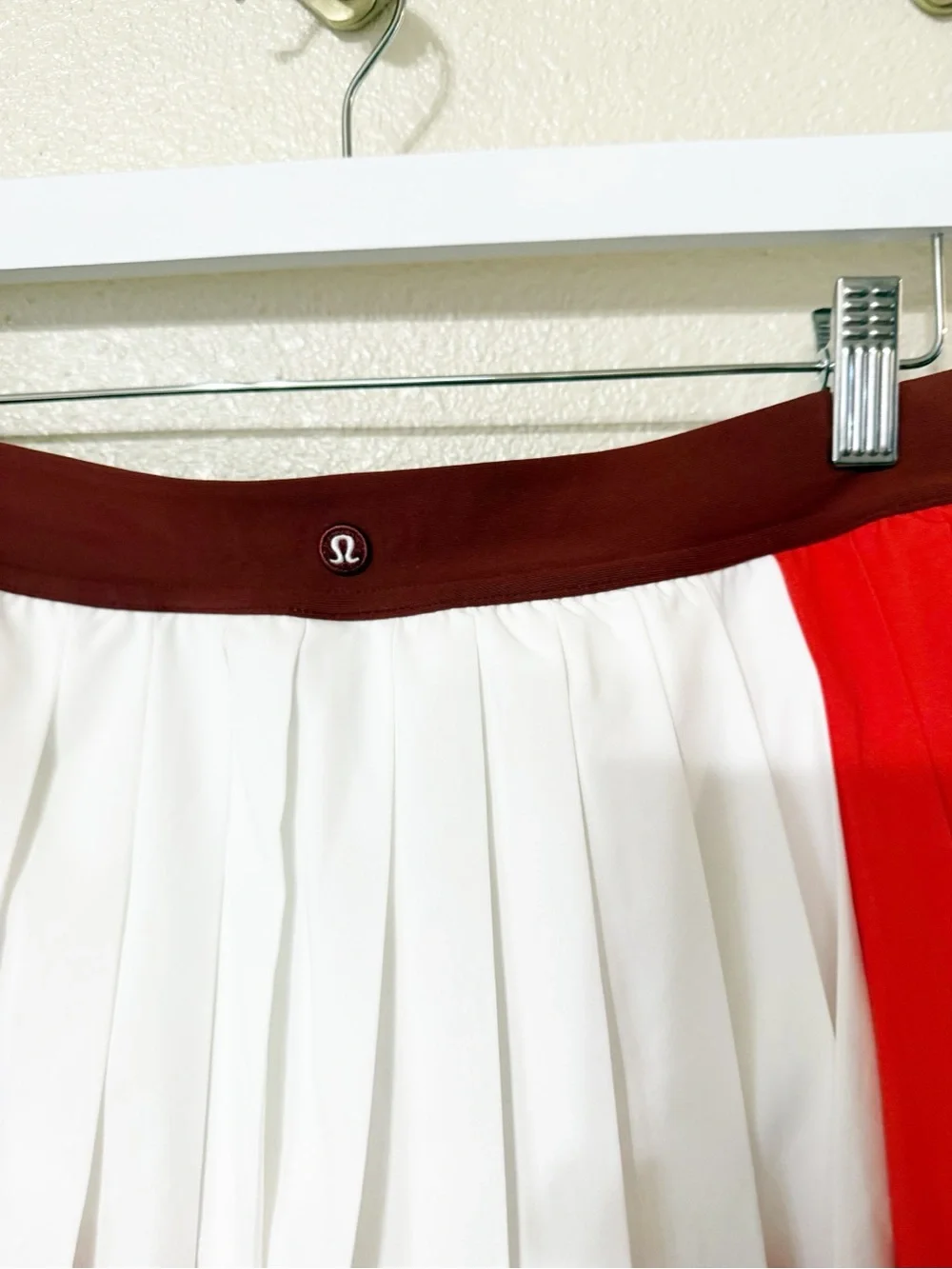 Lululemon Court Champ Pleated High-Rise Tennis Skirt in White/Cherry Ember NEW